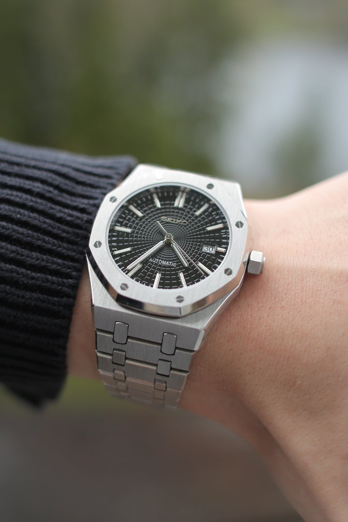 Oak Space - Black Automatic