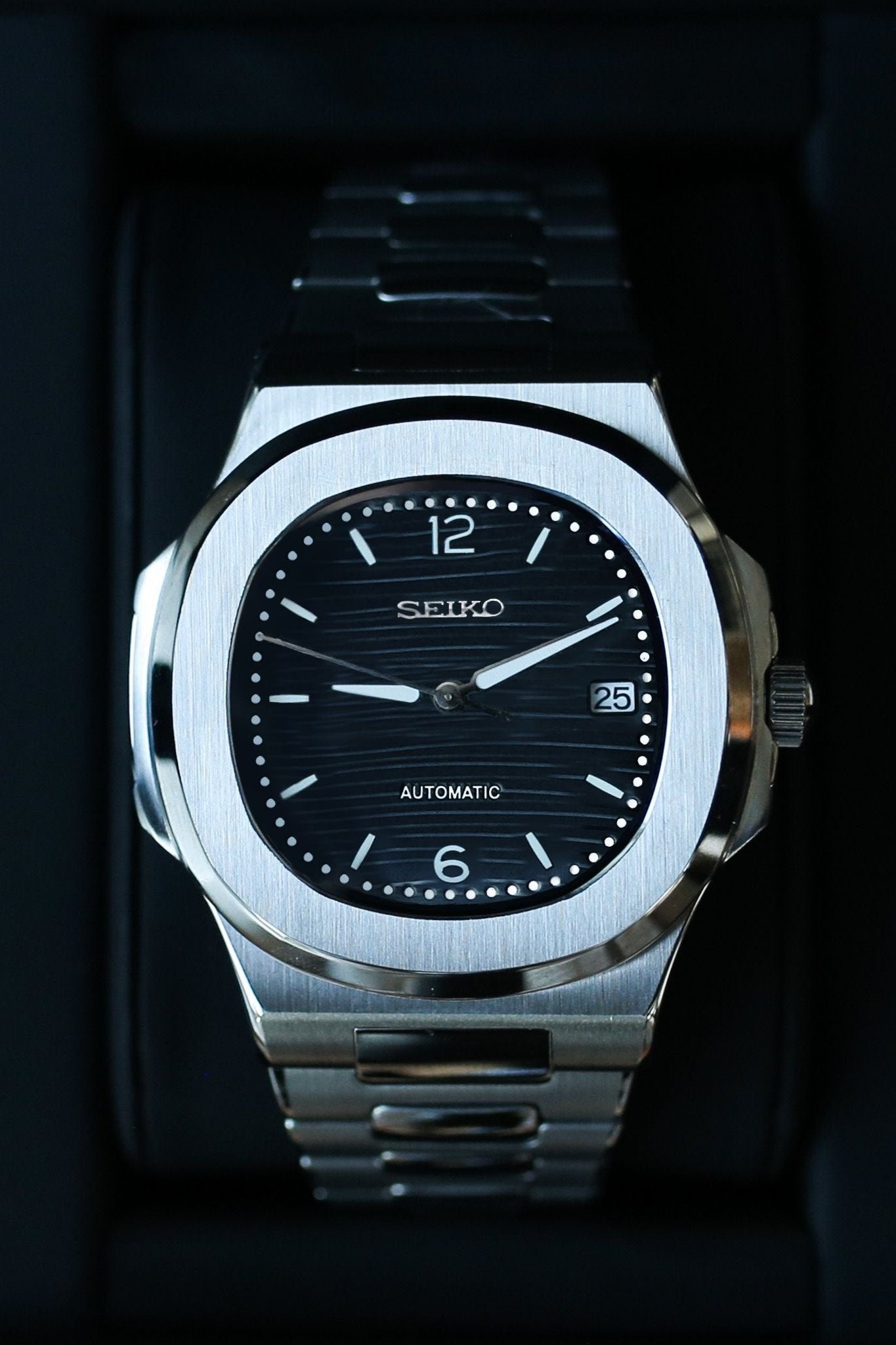 MIFNIGHT ONYX - CUSTOM SEIKO NH35 AUTOMATISK KLOCKA